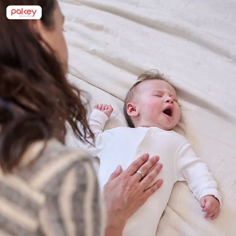 [Giải đáp] Trẻ sơ sinh ngủ ít có sao không?