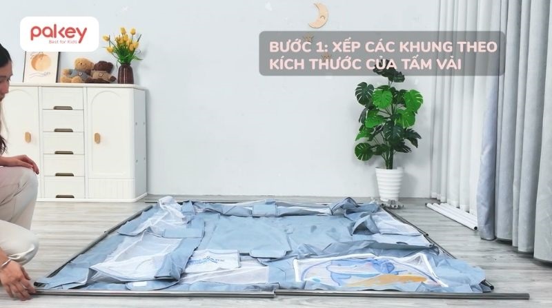 Sắp xếp thanh khung dưới theo kích thước của tấm vải để tránh nhầm lẫn khi lắp
