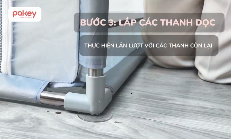 Cố định thanh dọc chắc chắn bằng chốt nhựa