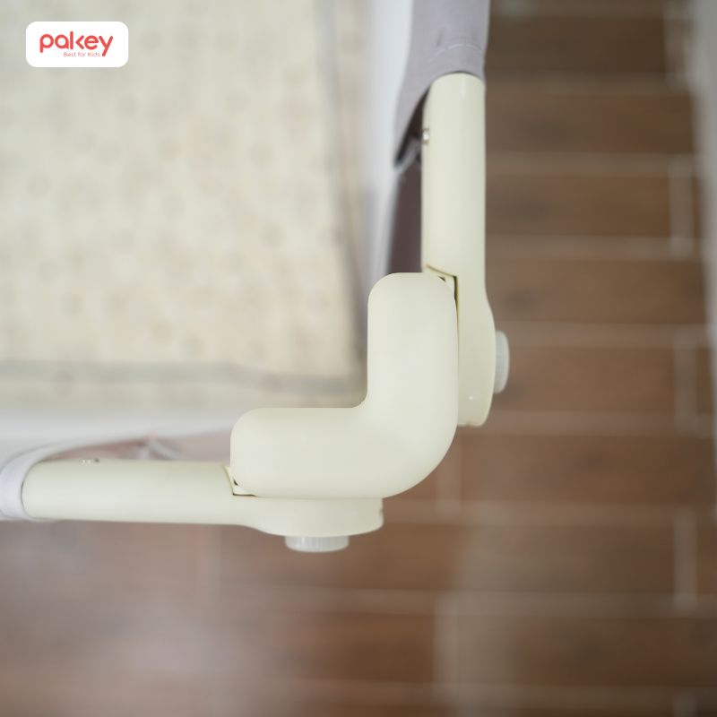 Chụp thêm mũ nối trên để tăng cường sự chắc chắn giữa 2 thanh