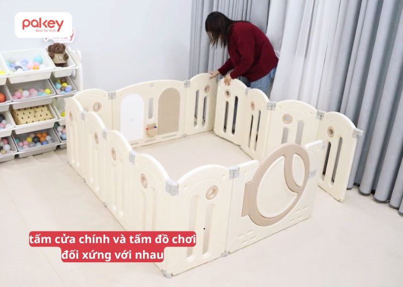 Thực hiện lần lượt cho đến hết, lưu ý vị trí của tấm cửa và tấm đồ chơi đối diện nhau