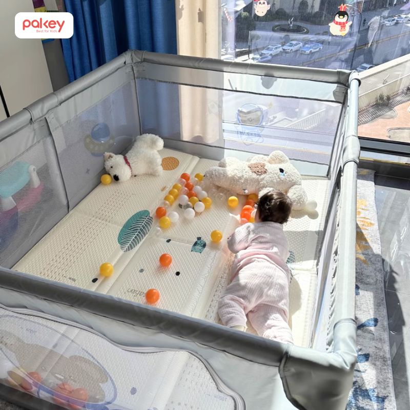 Quây cũi vải cho bé hay quây bóng cho bé là một bộ khung quây khép kín, tạo thành không gian an toàn cho bé vui chơi, vận động