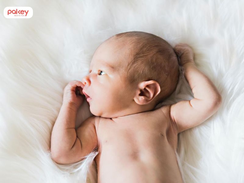 Tại sao trẻ sơ sinh khó ngủ vào ban đêm? 