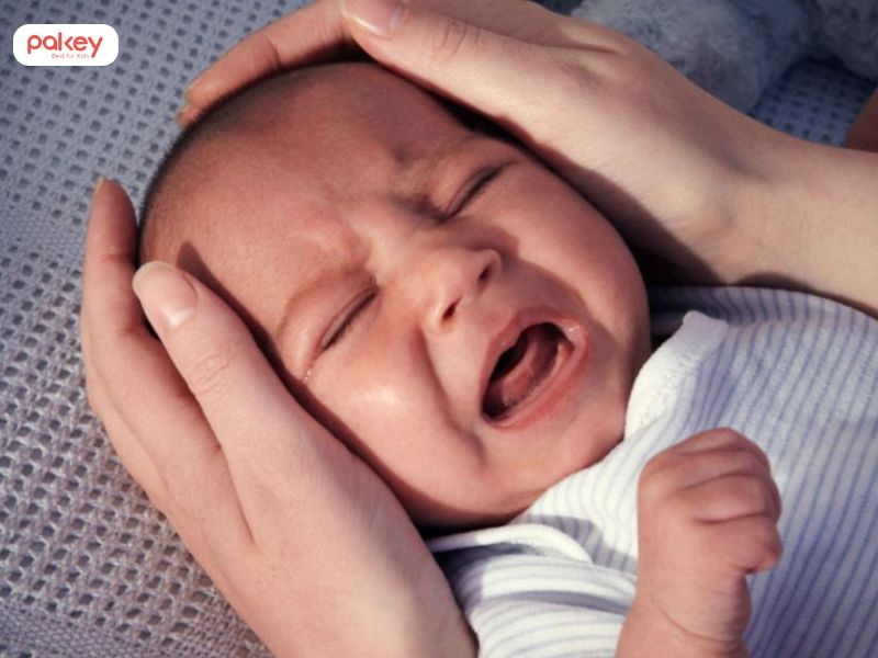 Tại sao trẻ sơ sinh khó ngủ vào ban đêm? 