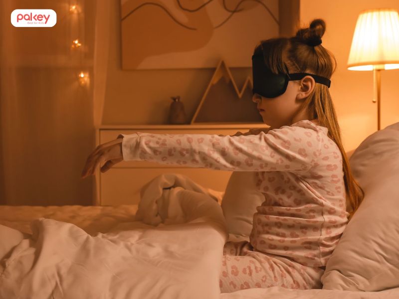 Trẻ bị mộng du: Nguyên nhân, triệu chứng và cách xử lí