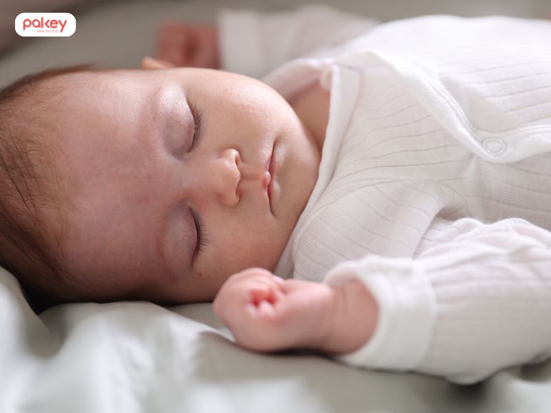 Trẻ ngủ li bì nhưng không sốt có sao không?