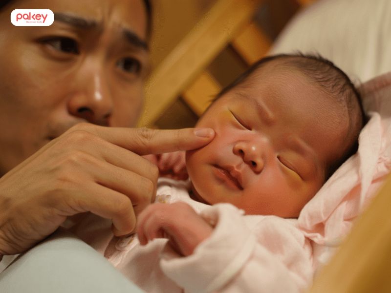 Trẻ ngủ li bì nhưng không sốt có sao không?