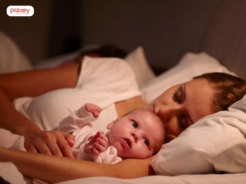 [Giải đáp] Trẻ sơ sinh ngủ ít có sao không?