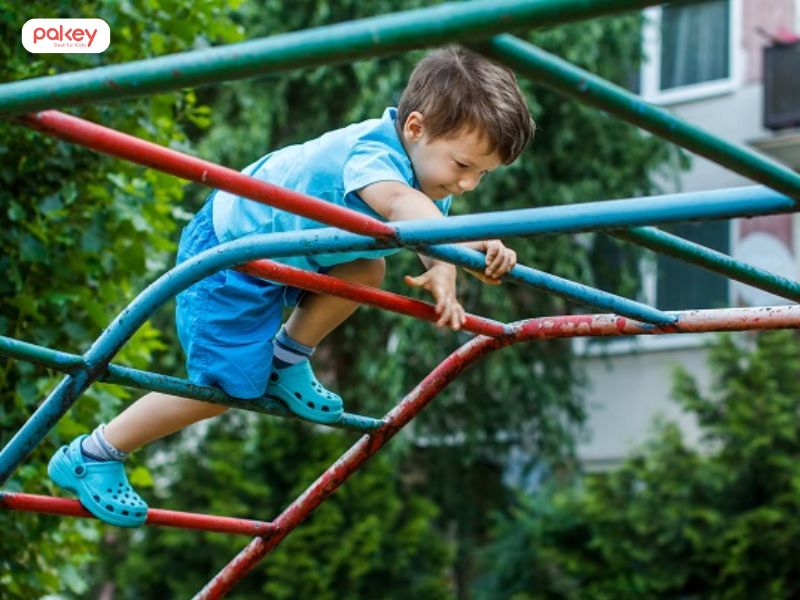 Top 18 trò chơi nguy hiểm với trẻ ba mẹ cần cảnh giác