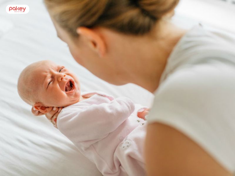 Có nên rung lắc trẻ sơ sinh khi ngủ không?