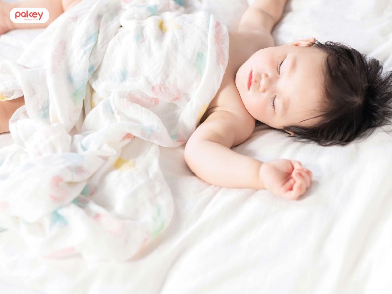 Theo dõi tín hiệu và phản ứng của trẻ khi ngủ