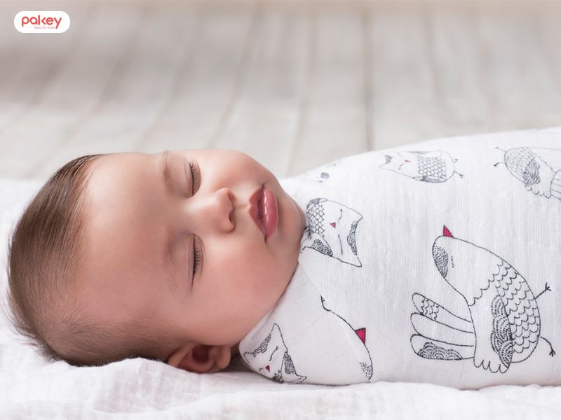 Hướng dẫn ba mẹ 2 cách quấn trẻ sơ sinh khi ngủ an toàn