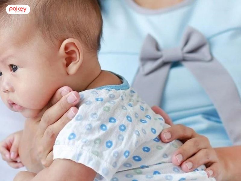 5 cách vỗ ợ hơi cho bé khi ngủ mà không làm bé thức giấc