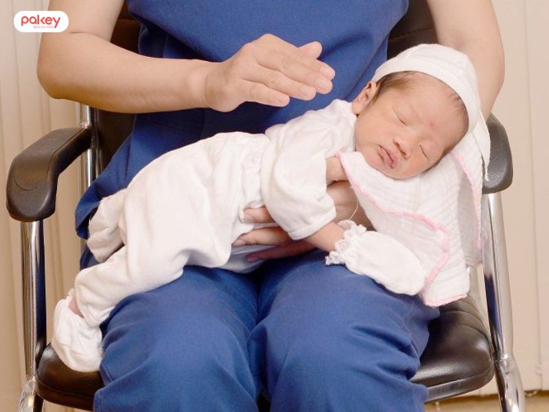 5 cách vỗ ợ hơi cho bé khi ngủ mà không làm bé thức giấc