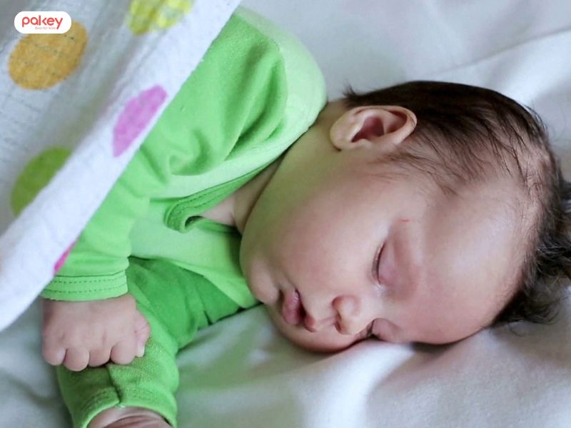 Ba mẹ có nên đắp chăn cho bé khi ngủ không? 11 Ba mẹ có nên đắp chăn cho bé khi ngủ không?