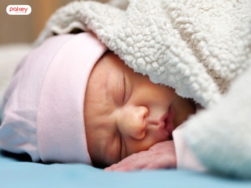 Ba mẹ có nên đắp chăn cho bé khi ngủ không? 9 Ba mẹ có nên đắp chăn cho bé khi ngủ không?