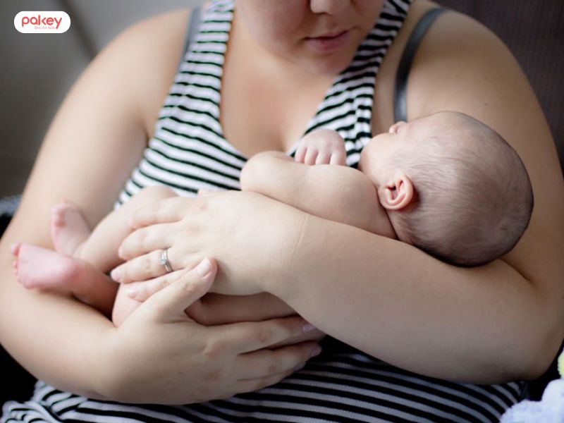 Có nên rung lắc trẻ sơ sinh khi ngủ không?