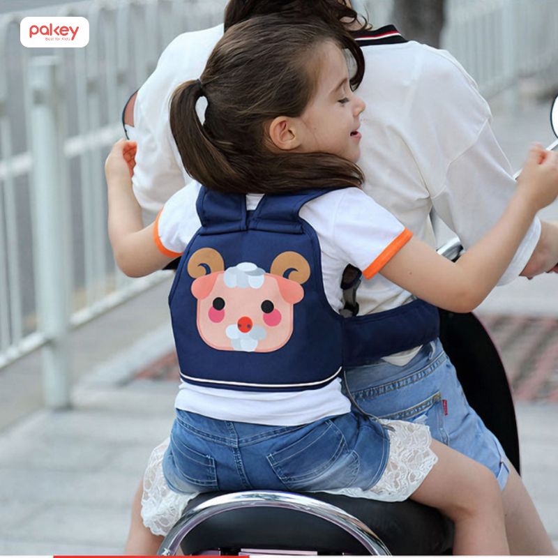 Dây đai an toàn cho bé có những loại nào? Khi nào cần sử dụng? 10 Dây đai an toàn cho bé là một loại phụ kiện hỗ trợ giúp giữ bé cố định hoặc kiểm soát chuyển động của bé