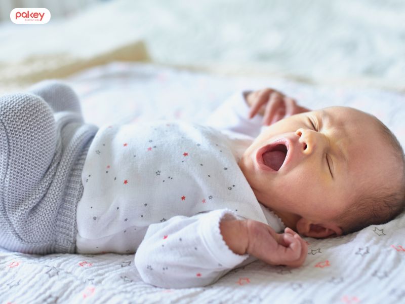 Thế nào là ngủ li bì ở trẻ sơ sinh?