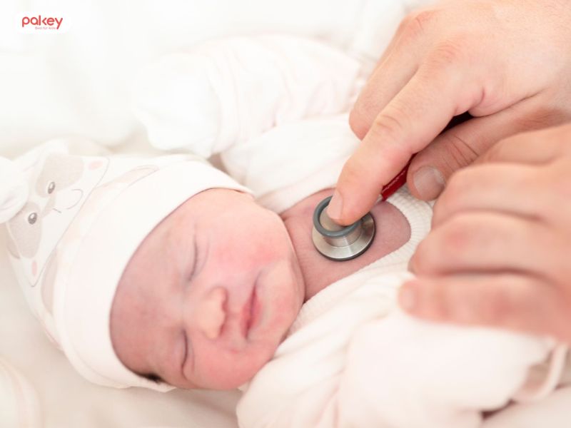 Thế nào là ngủ li bì ở trẻ sơ sinh?