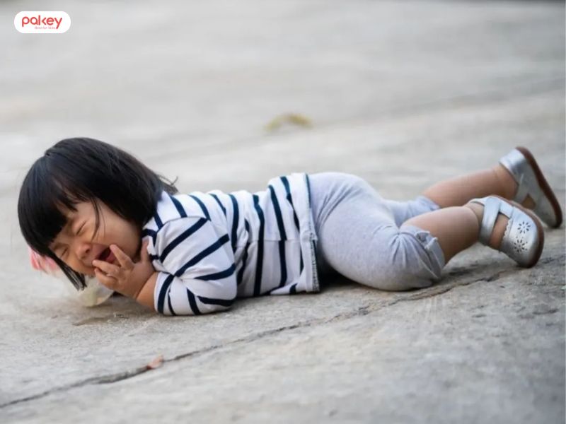 11 giải pháp hạn chế trẻ ngã đập đầu hiệu quả