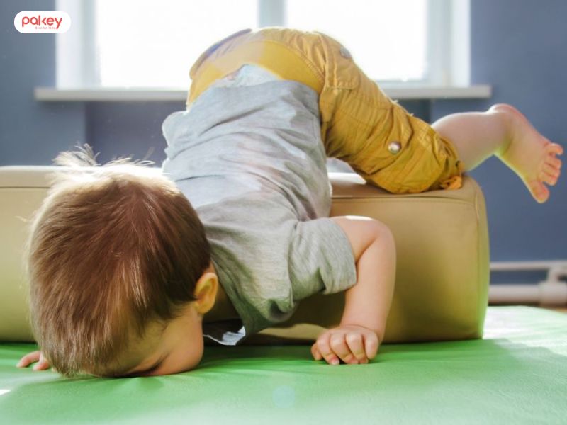 11 giải pháp hạn chế trẻ ngã đập đầu hiệu quả