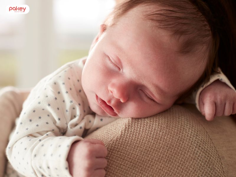 Trẻ thở mạnh khi ngủ có sao không và khi nào cần đi khám