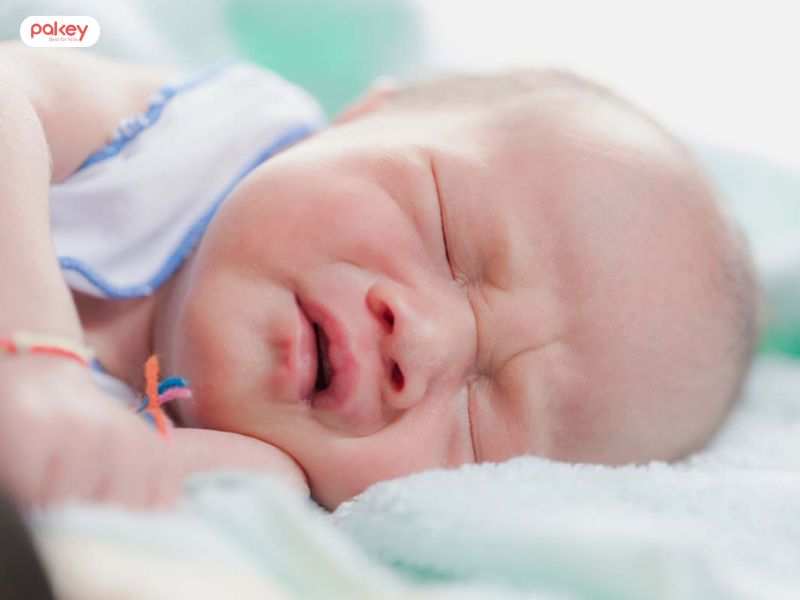 Trẻ thở mạnh khi ngủ có sao không và khi nào cần đi khám