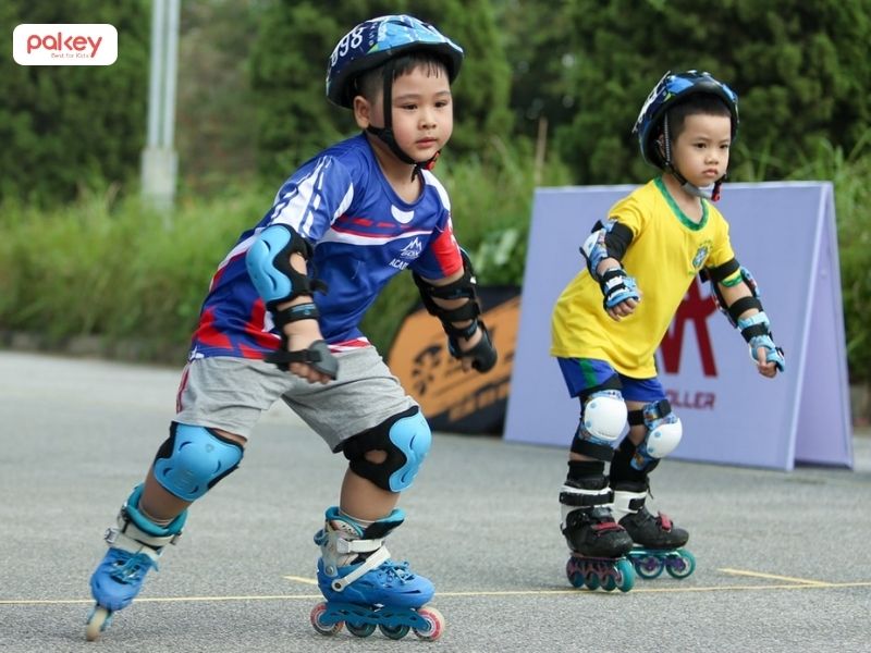 Chọn mũ bảo hiểm vừa khít với kích cỡ đầu của trẻ