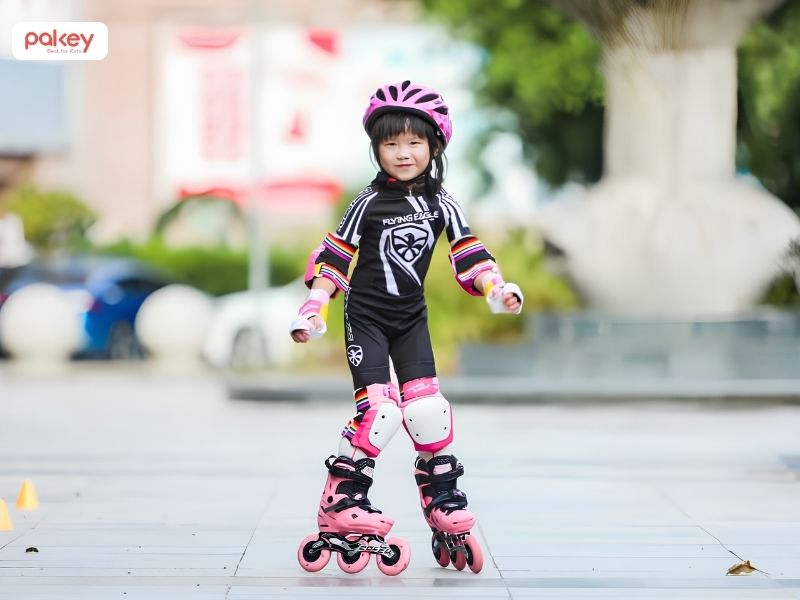 Cha mẹ nên cho trẻ luyện tập ở nơi bằng phẳng, khô ráo