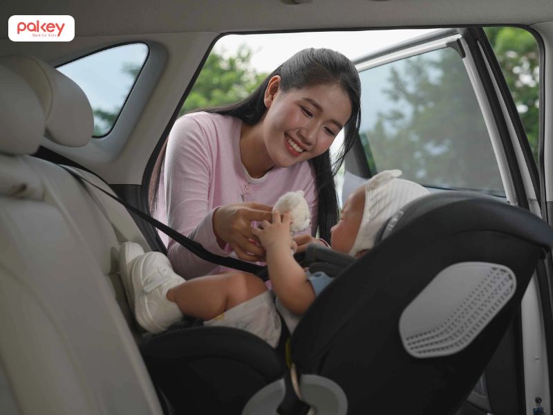 Điều chỉnh dây đai phù hợp với cơ thể trẻ