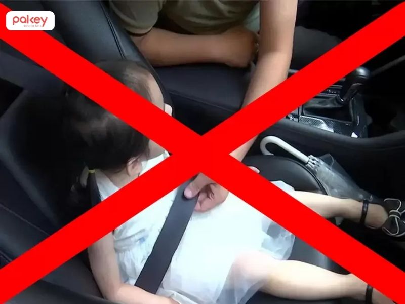 Tiêu chuẩn ghế ngồi ô tô cho bé
