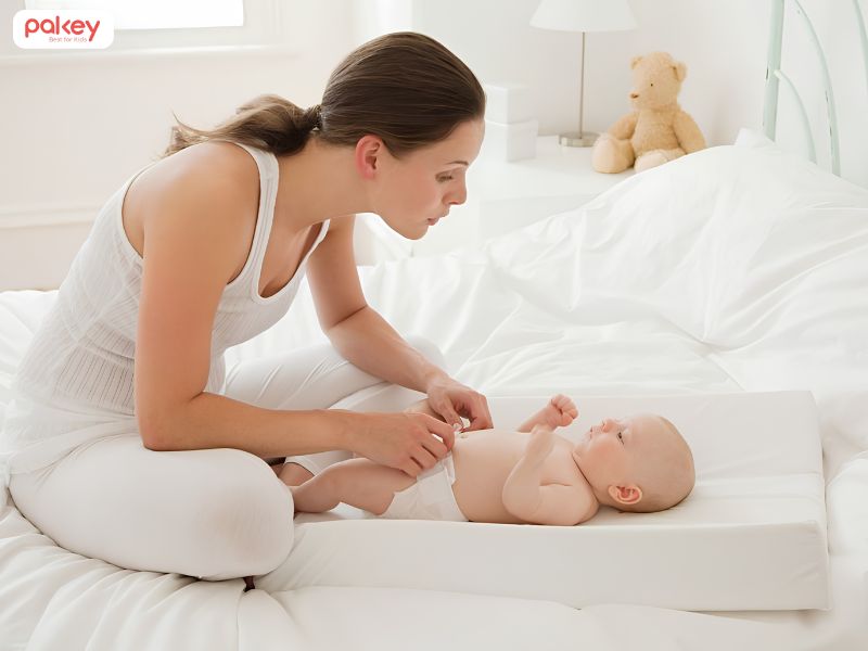 Bé mấy tháng nằm được gối chống trào ngược? 6 Bé mấy tháng nằm được gối chống trào ngược?