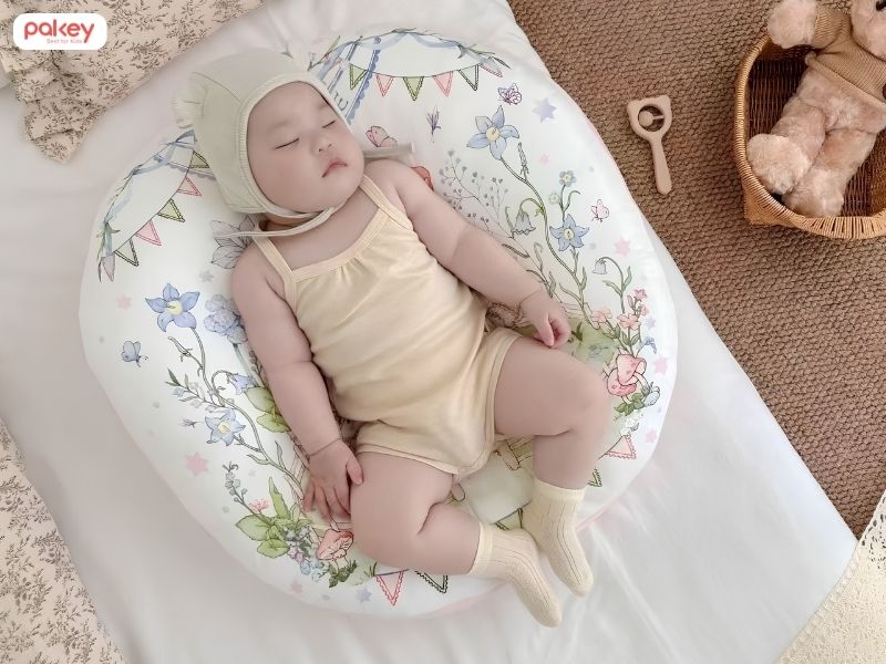 [Giải đáp] Bé ngủ trên gối chống trào ngược có tốt không?