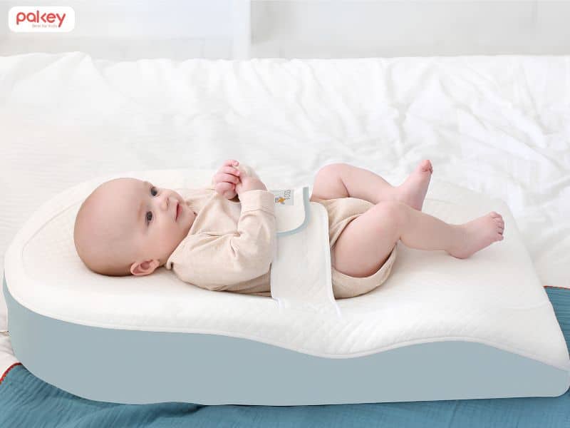 Trẻ nằm gối chống trào ngược có bị gù lưng không? 7 Trẻ nằm gối chống trào ngược có bị gù lưng không?