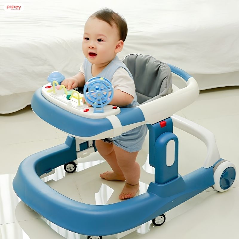 [Tư vấn từ chuyên gia] Có nên cho bé ngồi xe tập đi sớm không?
