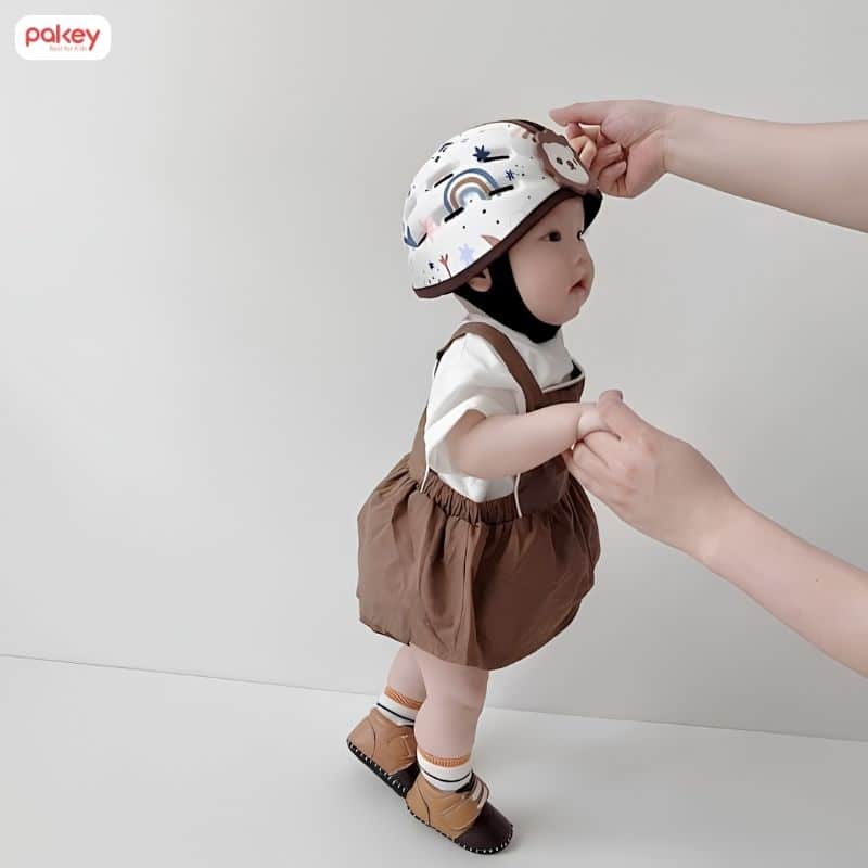 Mũ bảo vệ đầu cho bé là gì? Cách chọn mũ an toàn, phù hợp