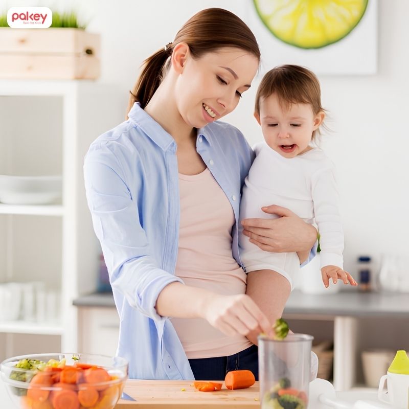 5 rủi ro nguy hiểm vừa bế trẻ vừa nấu ăn ba mẹ thường bỏ qua 10 5 rủi ro nguy hiểm vừa bế trẻ vừa nấu ăn ba mẹ thường bỏ qua