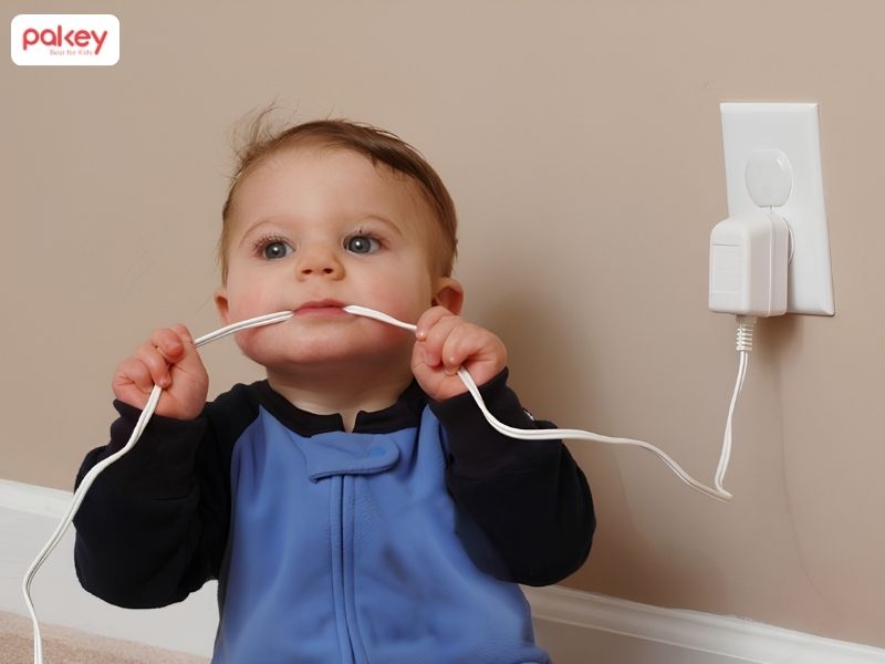 Bé bị điện giật do đâu? Dấu hiệu nguy hiểm và cách phòng tránh 10 Bé bị điện giật do đâu? Dấu hiệu nguy hiểm và cách phòng tránh
