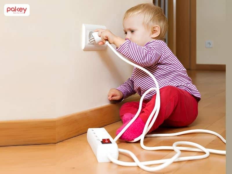 [Giả đáp] Trẻ bị điện giật nhẹ có ảnh hưởng gì không?