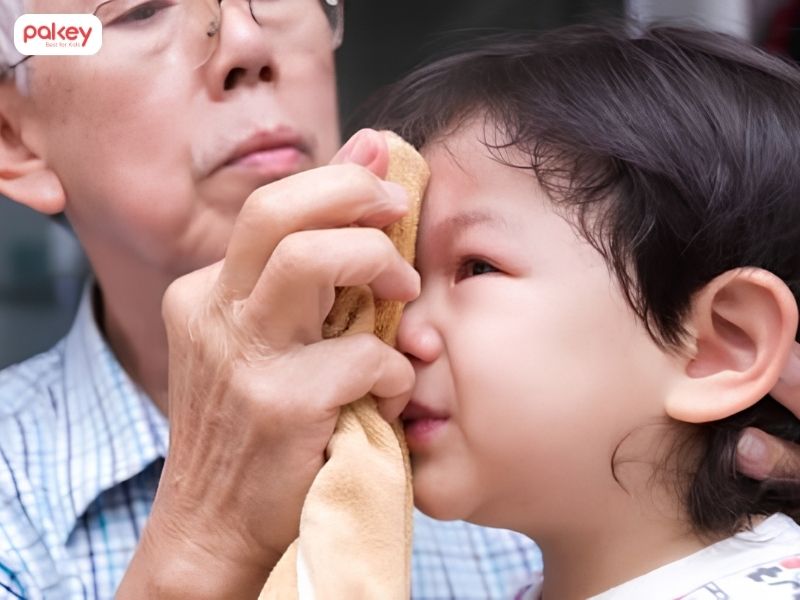 [Giải đáp] Trẻ bị ngã sưng trán có nguy hiểm không?