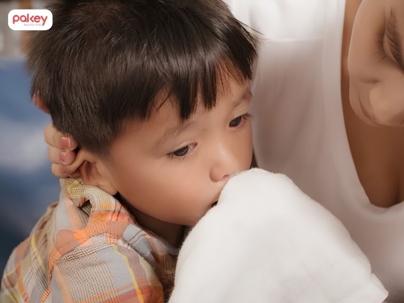[Giải đáp] Trẻ bị ngã sưng đầu có nên bôi dầu gió không?