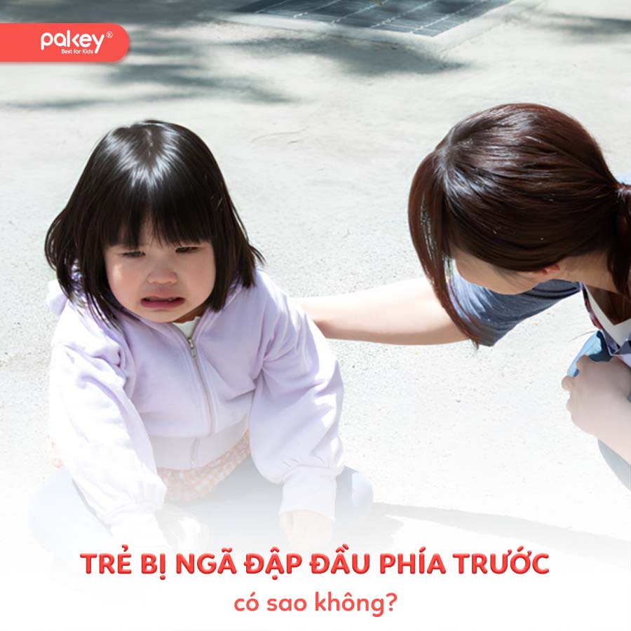 Trẻ ngã đập đầu phía trước